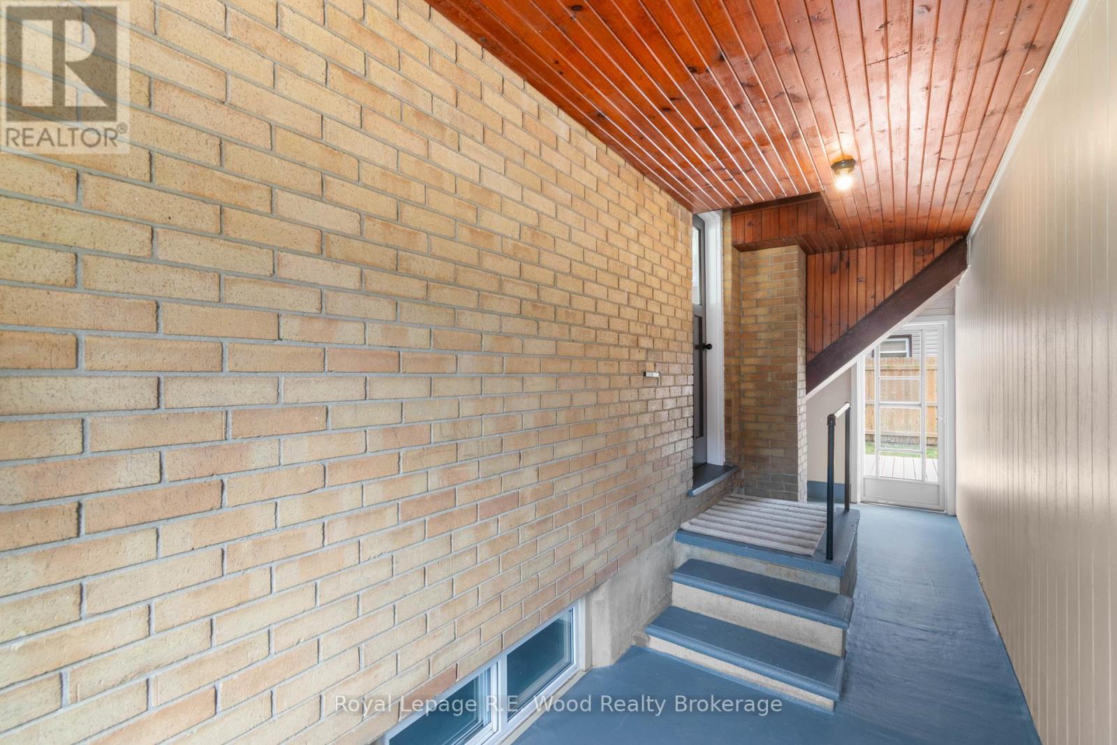 35 Sanders Street, Tillsonburg, Ontario  N4G 1H7 - Photo 23 - X12456079