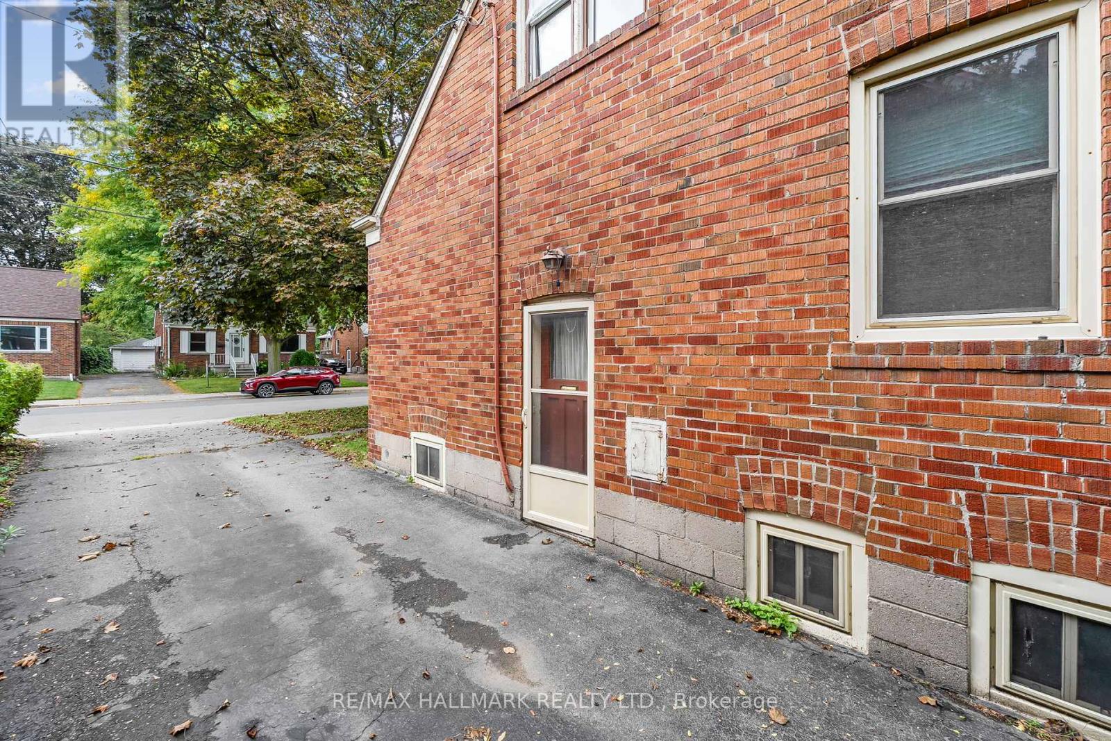 21 Plaxton Drive, Toronto (O'connor-Parkview), Ontario  M4B 2P6 - Photo 25 - E12456019