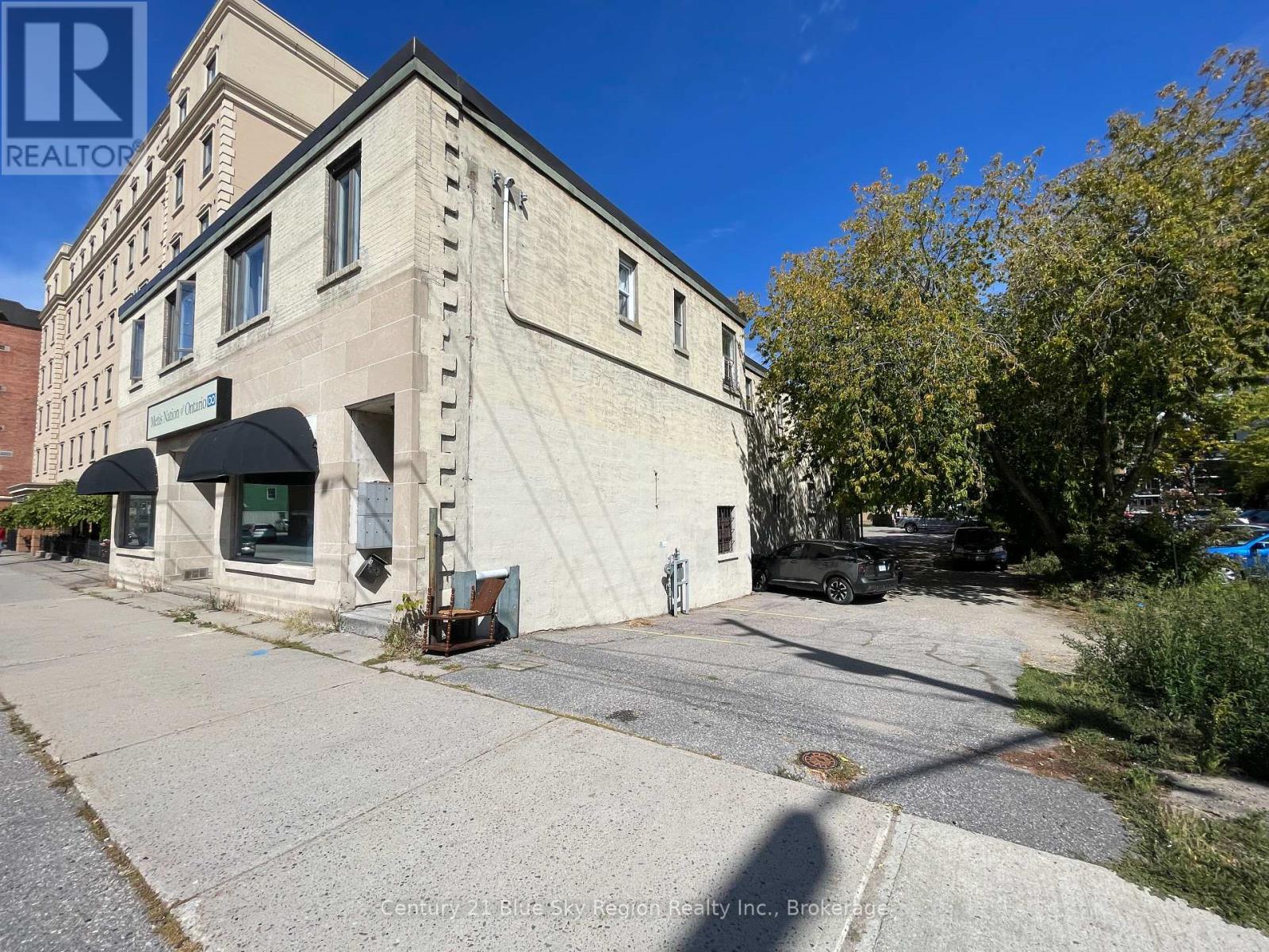 154/156 Mcintyre Street W, North Bay, Ontario  P1B 2Y6 - Photo 4 - X12456093