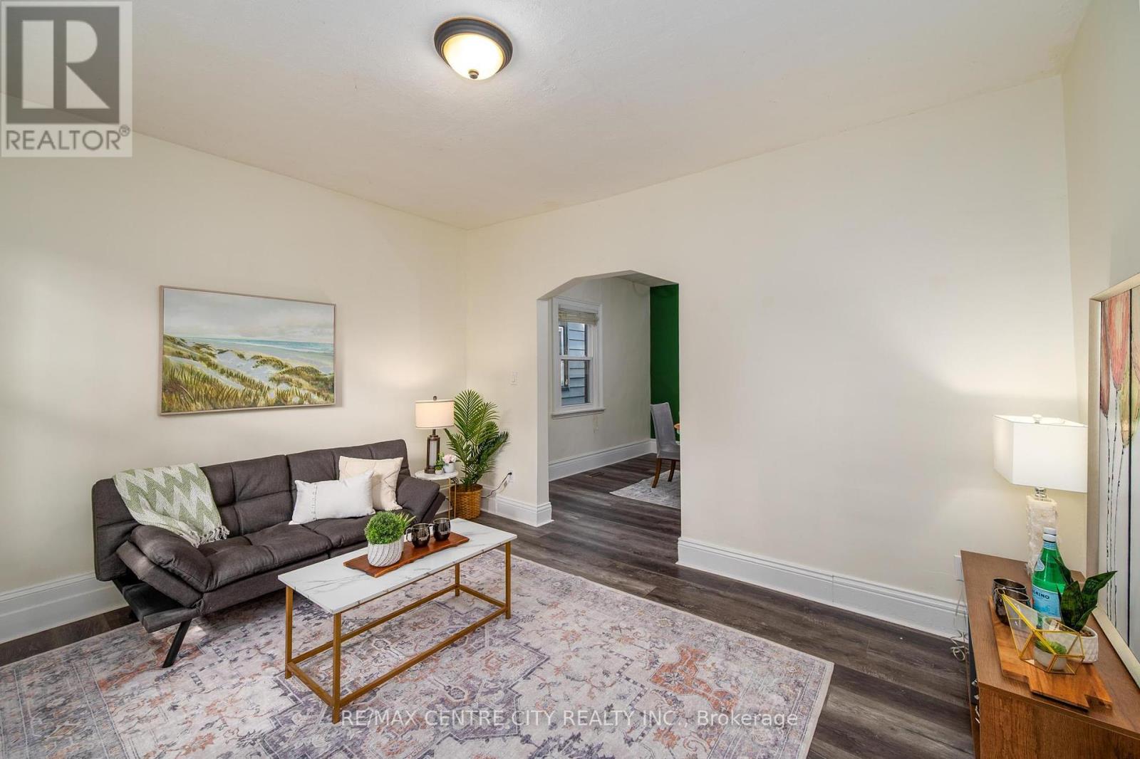 Photo 10 of 29 for 98 Oak Street