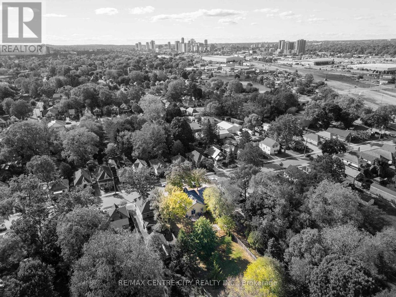 Photo 14 of 29 for 98 Oak Street