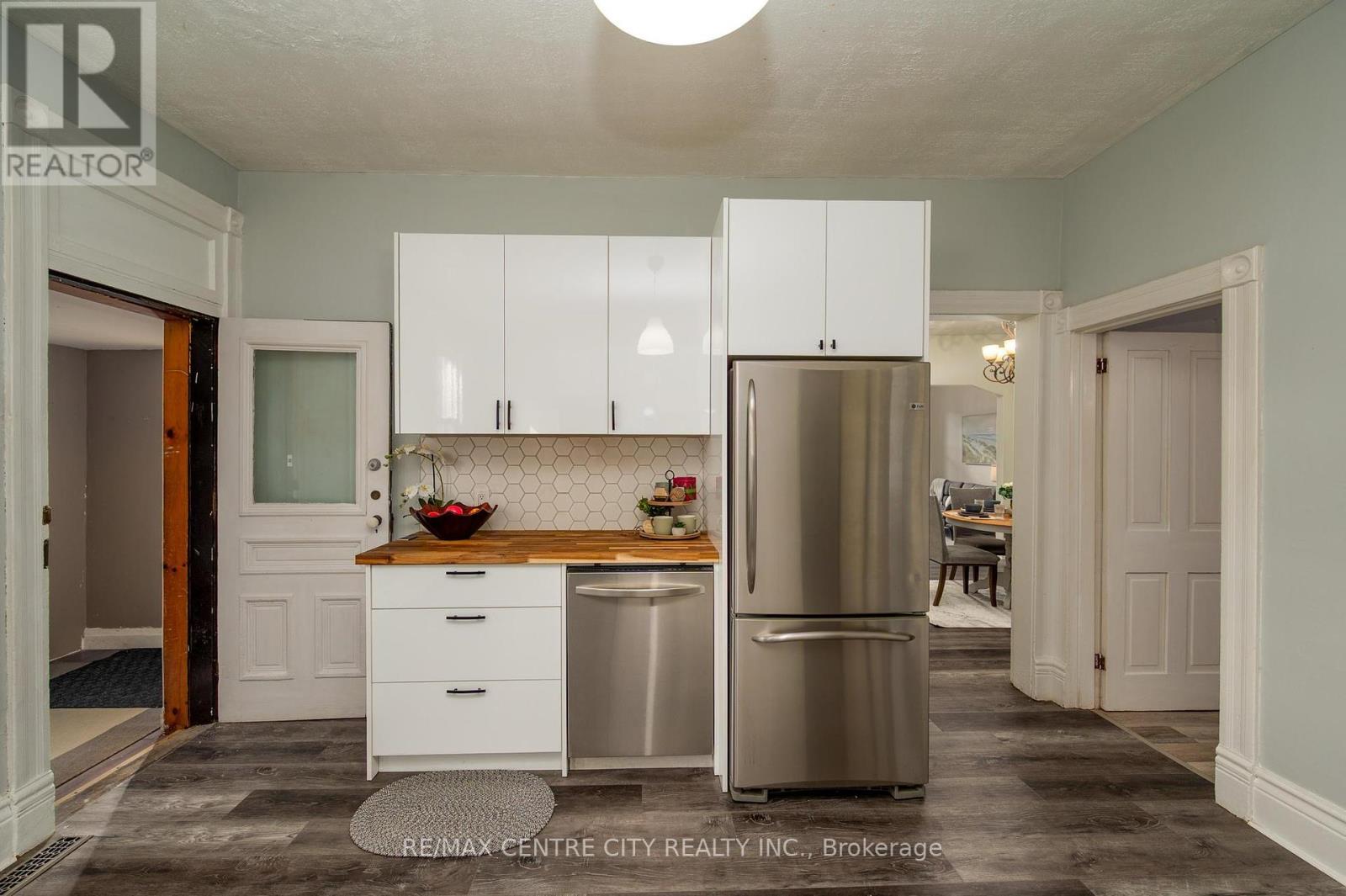 Photo 3 of 29 for 98 Oak Street