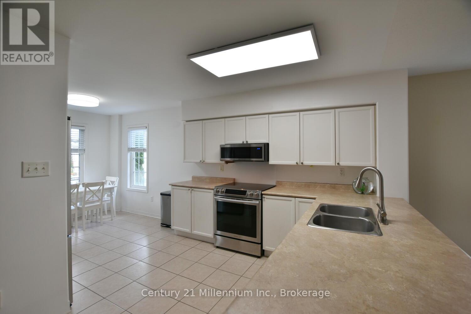 35 Northwood Drive, Wasaga Beach, Ontario  L9Z 3B1 - Photo 11 - S12456082