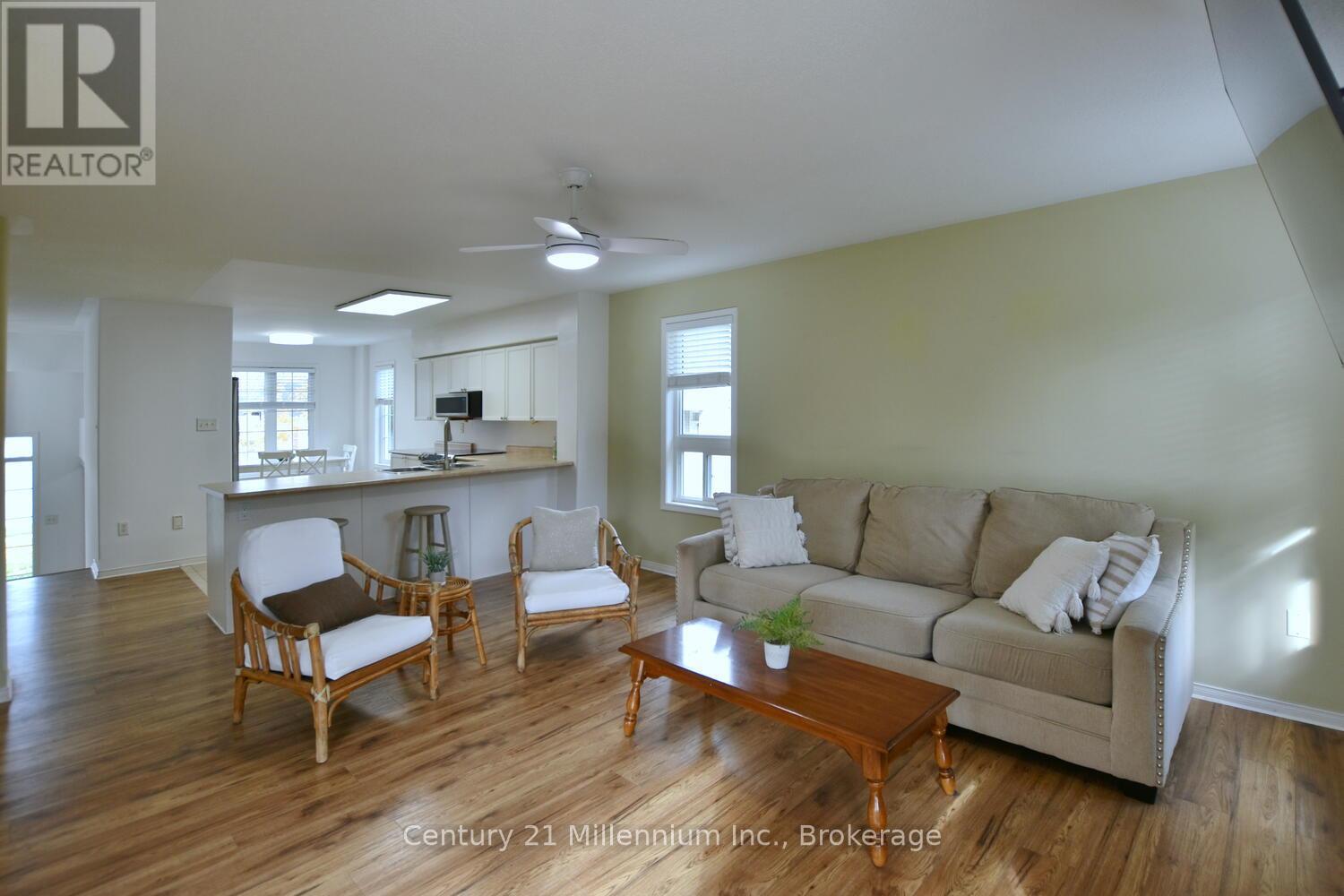 35 Northwood Drive, Wasaga Beach, Ontario  L9Z 3B1 - Photo 12 - S12456082