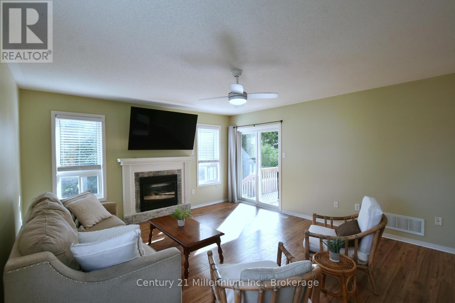 35 Northwood Drive, Wasaga Beach, Ontario  L9Z 3B1 - Photo 14 - S12456082