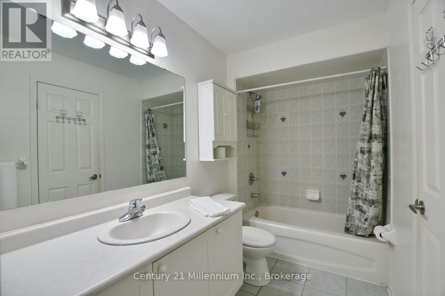 35 Northwood Drive, Wasaga Beach, Ontario  L9Z 3B1 - Photo 22 - S12456082