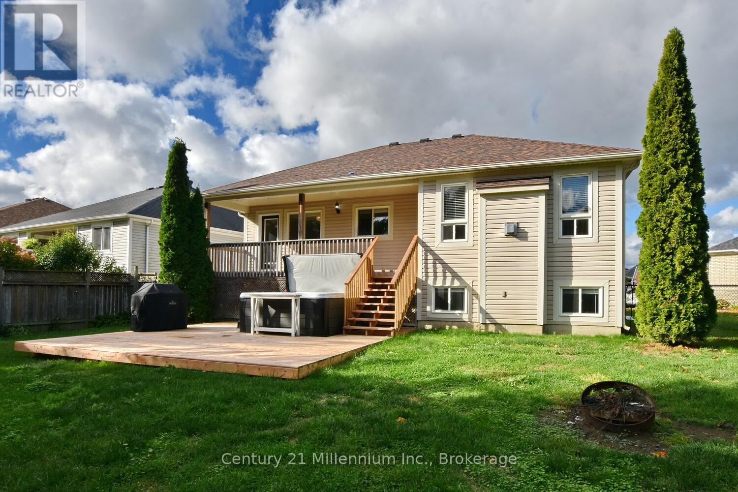 35 Northwood Drive, Wasaga Beach, Ontario  L9Z 3B1 - Photo 33 - S12456082