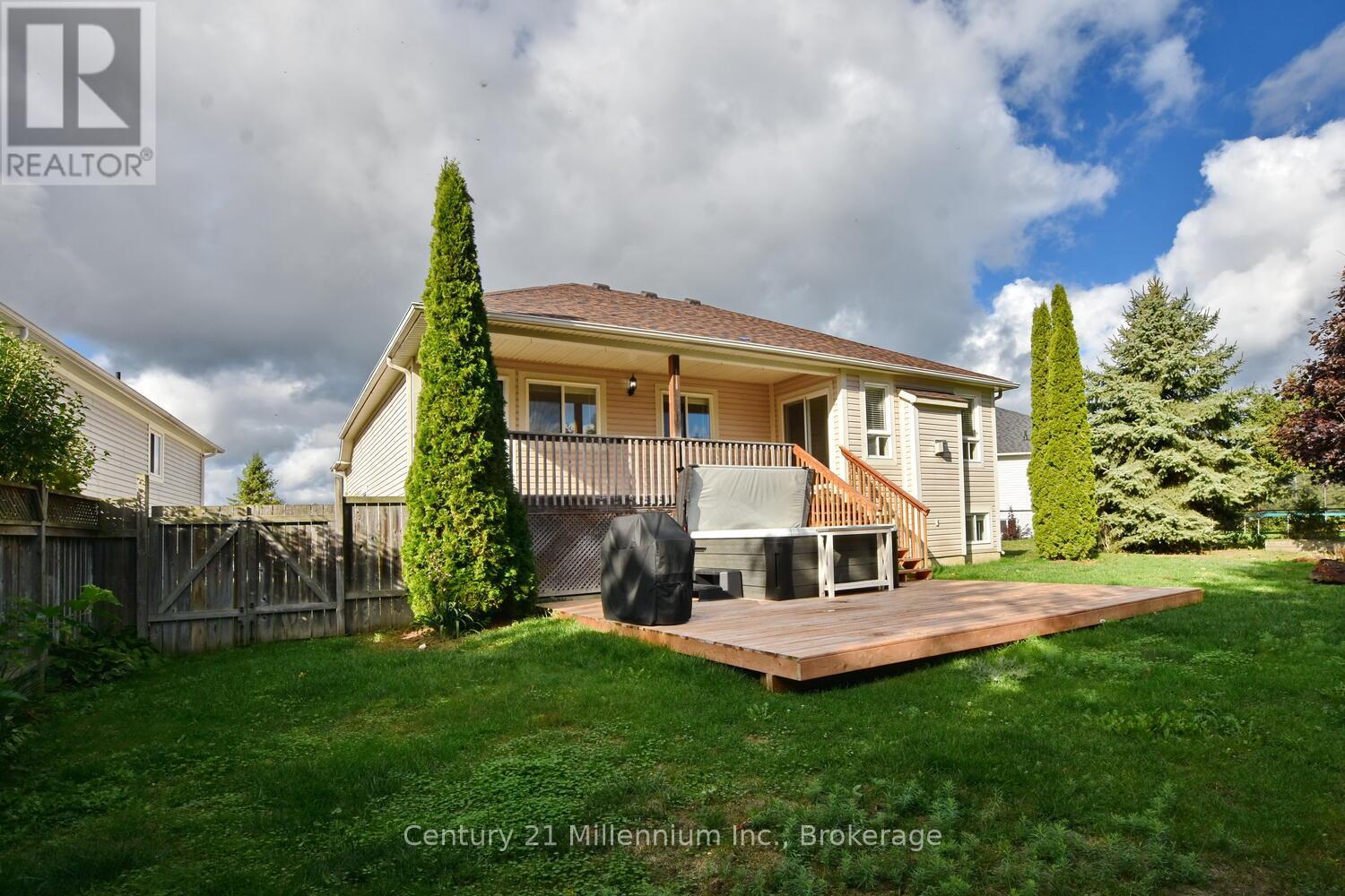 35 Northwood Drive, Wasaga Beach, Ontario  L9Z 3B1 - Photo 34 - S12456082