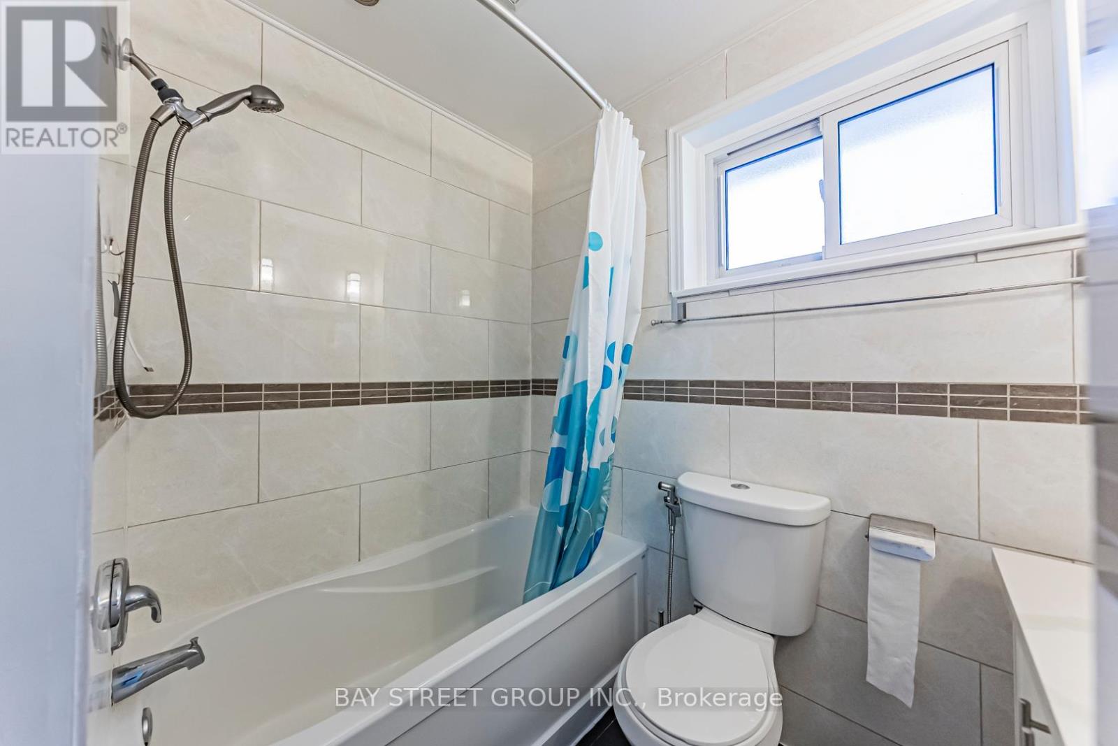 43 Sherwood Forest Drive, Markham, Ontario  L3P 1P5 - Photo 22 - N12456010