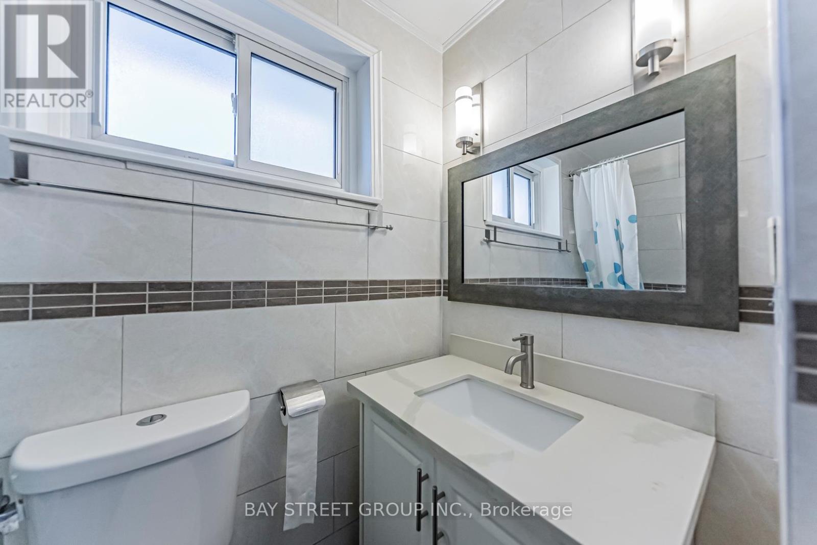 43 Sherwood Forest Drive, Markham, Ontario  L3P 1P5 - Photo 23 - N12456010