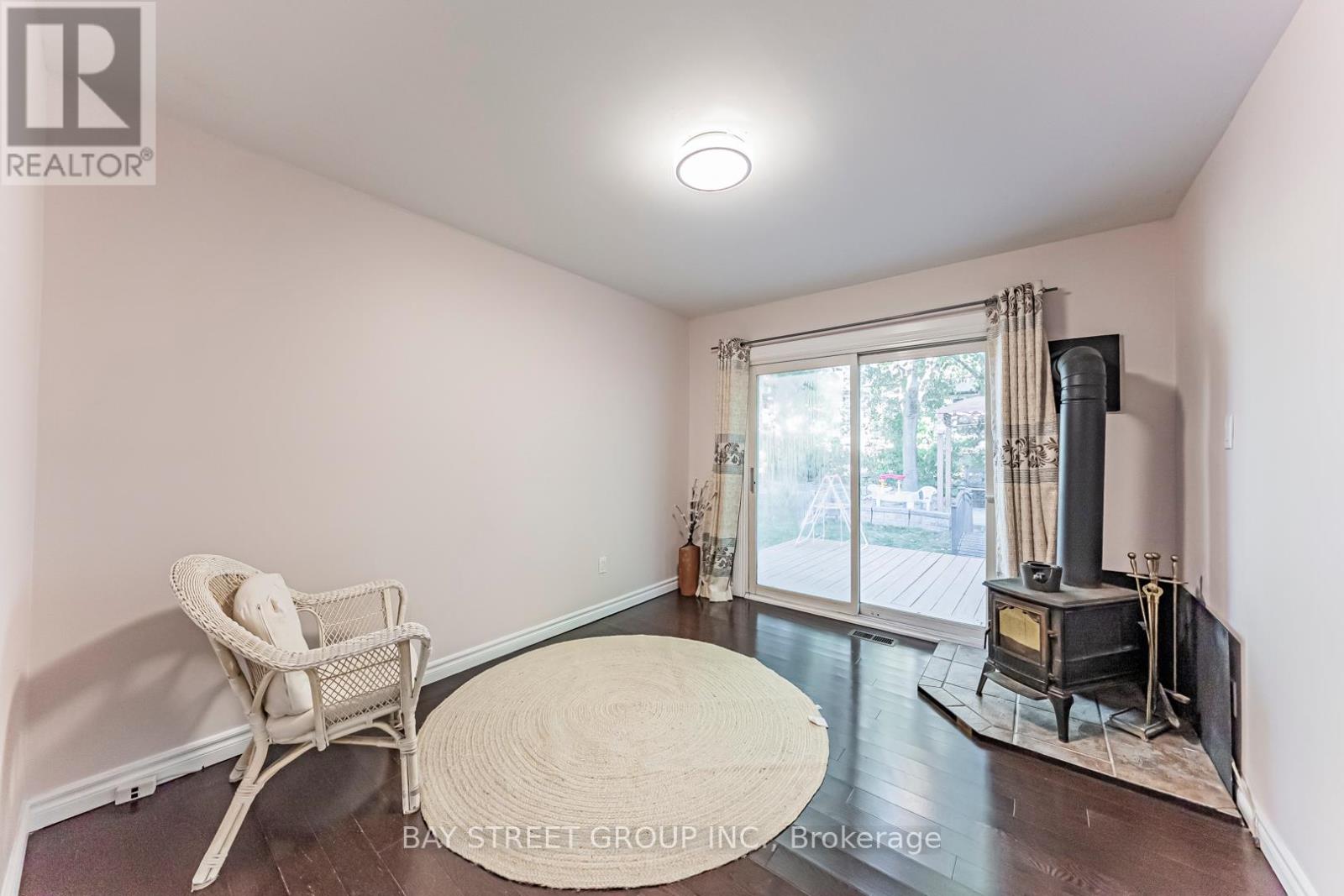 43 Sherwood Forest Drive, Markham, Ontario  L3P 1P5 - Photo 27 - N12456010