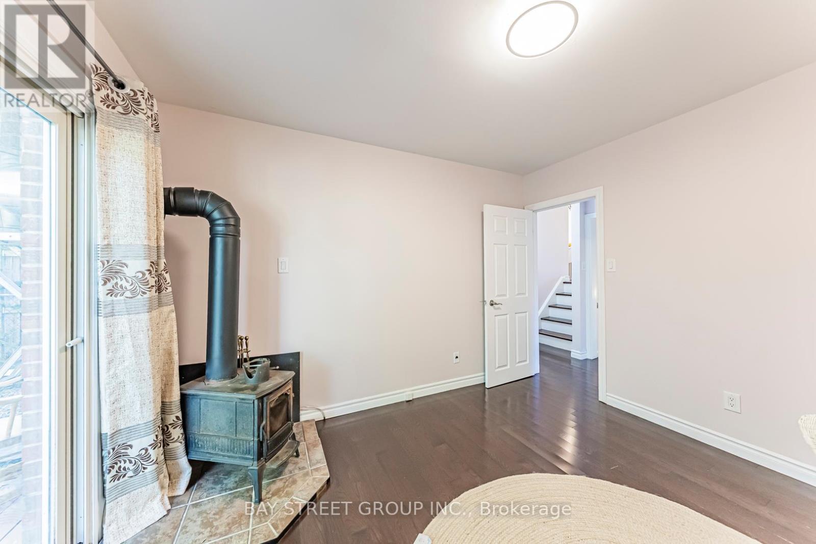 43 Sherwood Forest Drive, Markham, Ontario  L3P 1P5 - Photo 29 - N12456010