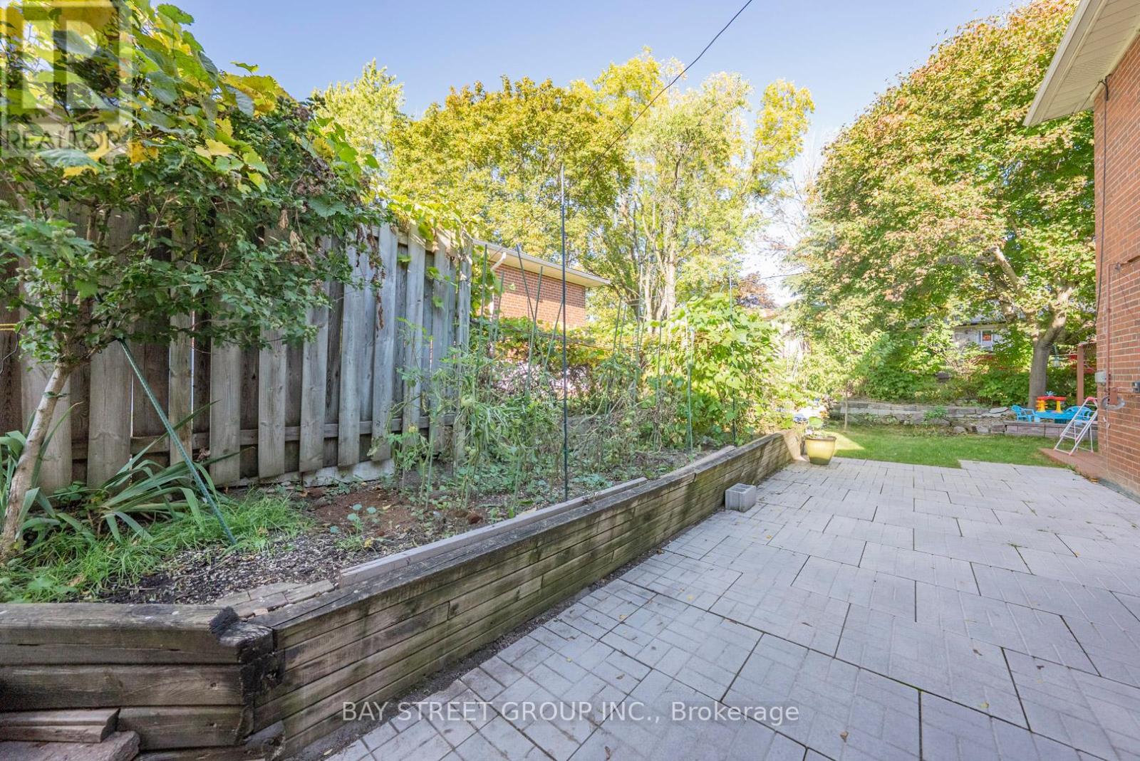 43 Sherwood Forest Drive, Markham, Ontario  L3P 1P5 - Photo 49 - N12456010