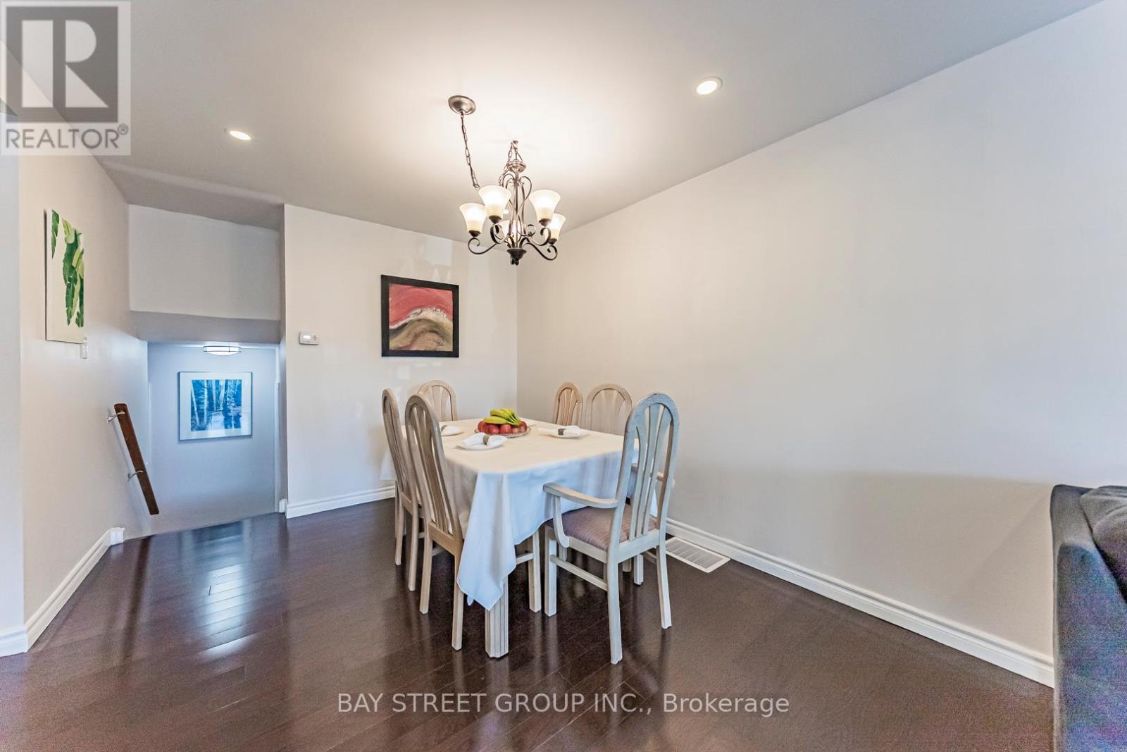 43 Sherwood Forest Drive, Markham, Ontario  L3P 1P5 - Photo 9 - N12456010