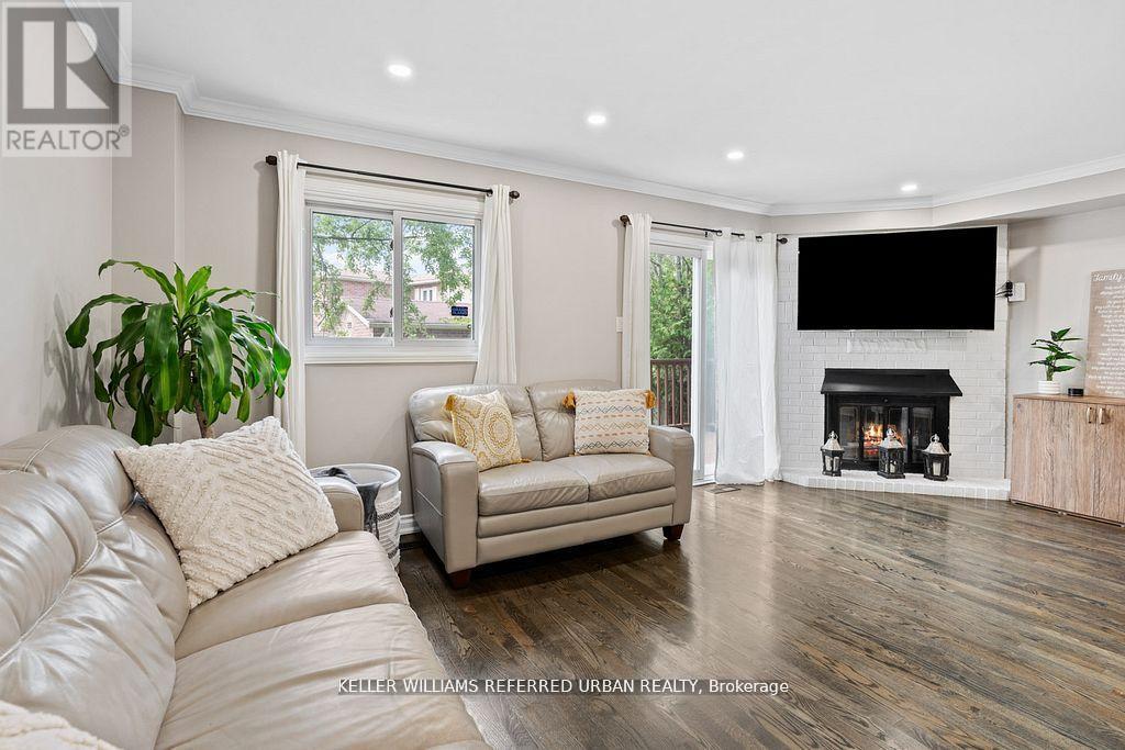 78 Sunshine Drive, Richmond Hill, Ontario  L4C 8H2 - Photo 9 - N12456031
