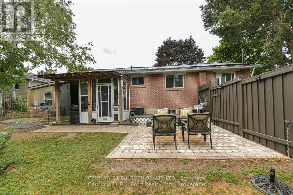 29 Quinn Avenue, Orillia, Ontario  L3V 3H6 - Photo 4 - S12456044