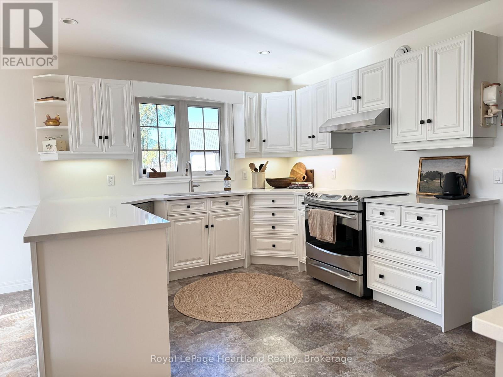 81572 Lucknow Line, Ashfield-Colborne-Wawanosh (Colborne), Ontario  N7A 3Y1 - Photo 12 - X12456150