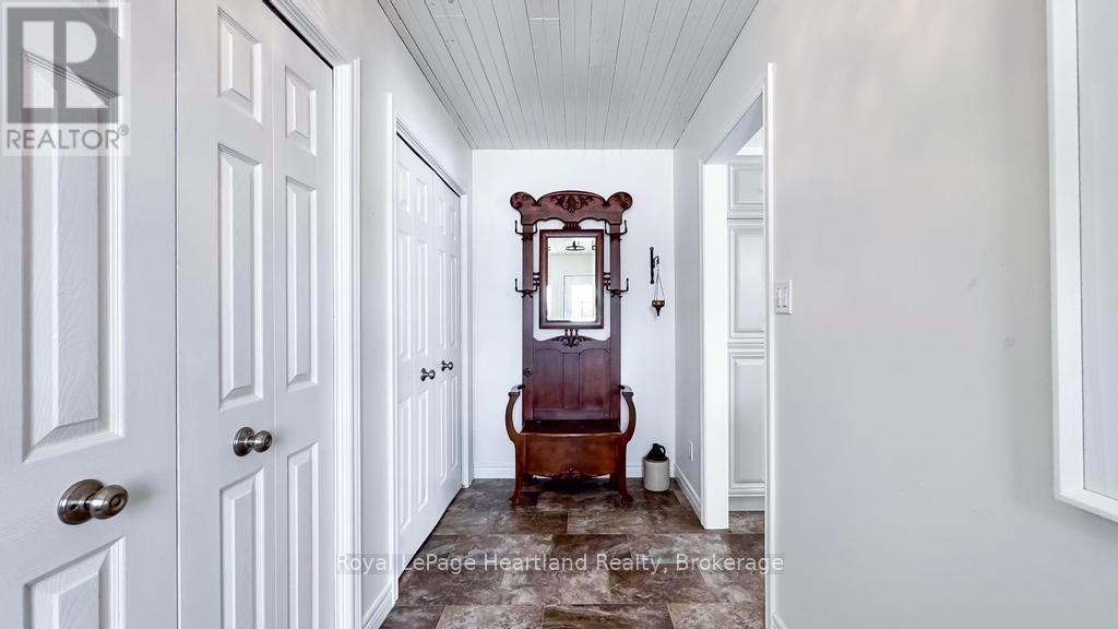 81572 Lucknow Line, Ashfield-Colborne-Wawanosh (Colborne), Ontario  N7A 3Y1 - Photo 14 - X12456150