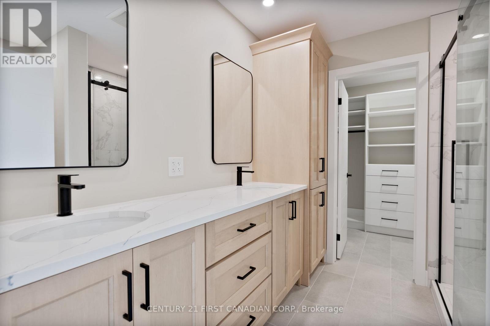 25 Sheldabren Street, North Middlesex, Ontario  N0M 1A0 - Photo 17 - X12456095