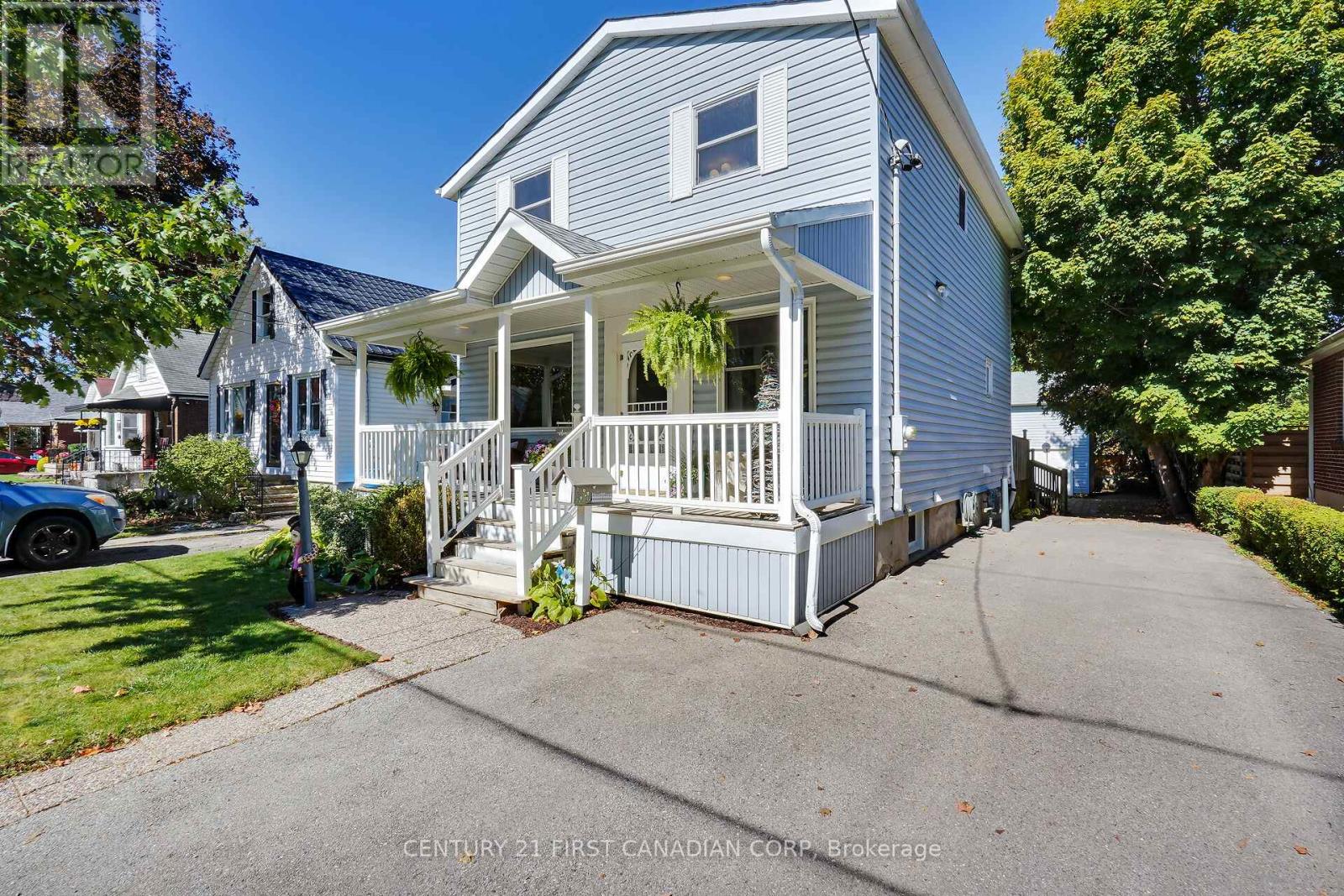42 Briscoe Street E, London South, Ontario  N6C 1W9 - Photo 1 - X12456101