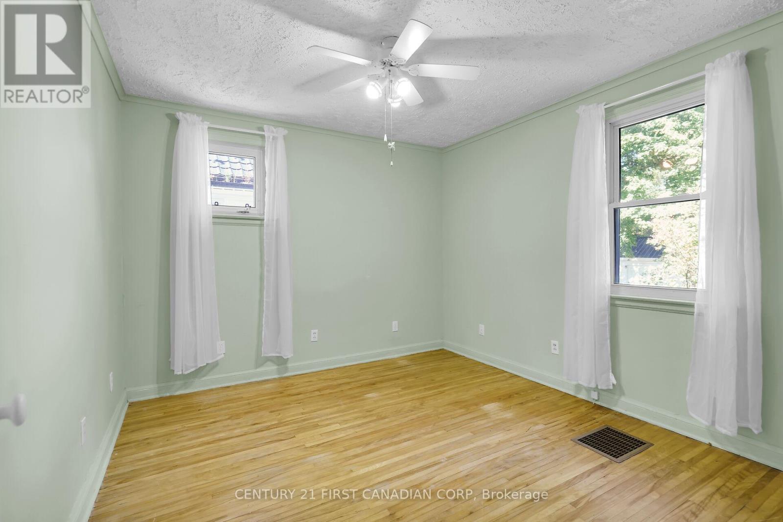 42 Briscoe Street E, London South, Ontario  N6C 1W9 - Photo 18 - X12456101