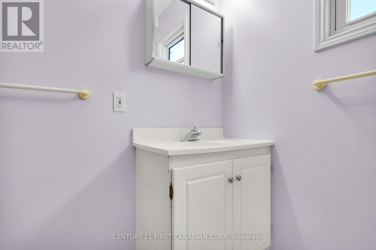 42 Briscoe Street E, London South, Ontario  N6C 1W9 - Photo 23 - X12456101