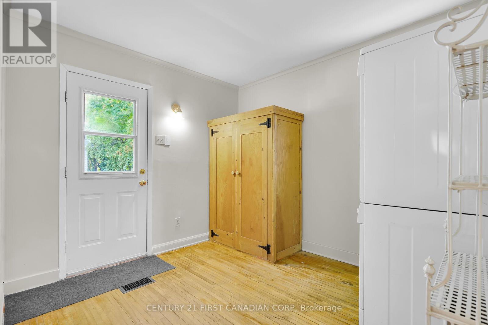 42 Briscoe Street E, London South, Ontario  N6C 1W9 - Photo 31 - X12456101