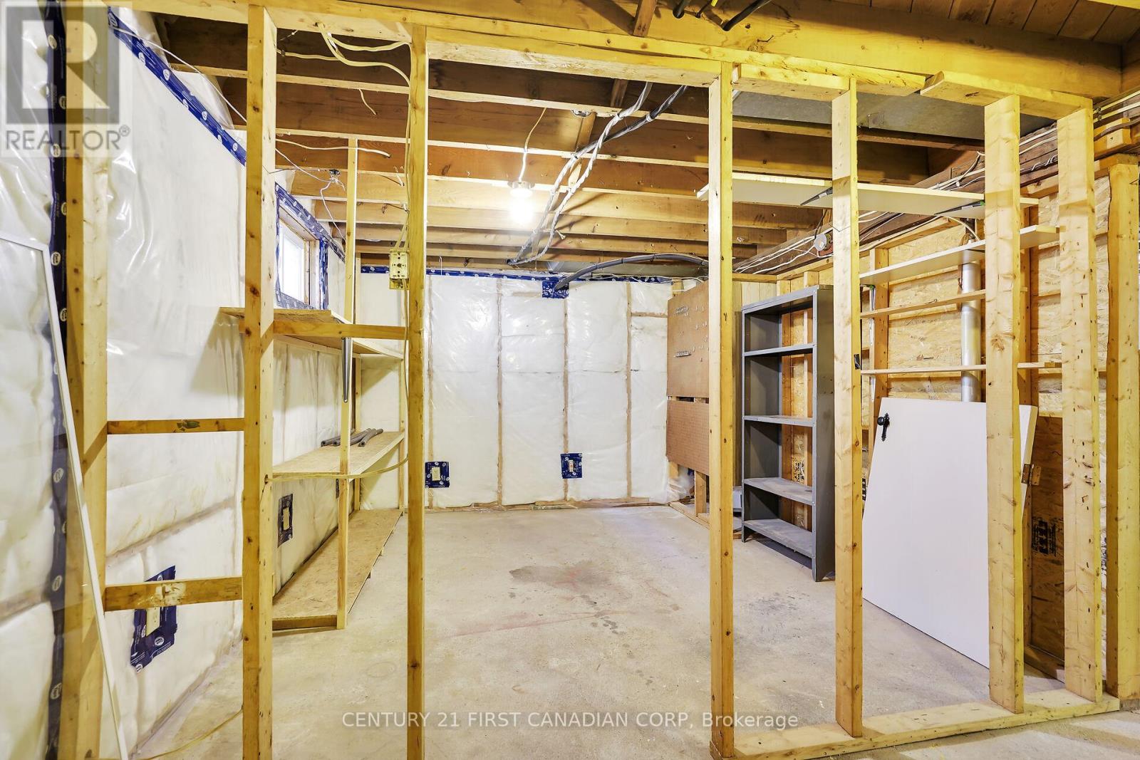 42 Briscoe Street E, London South, Ontario  N6C 1W9 - Photo 34 - X12456101