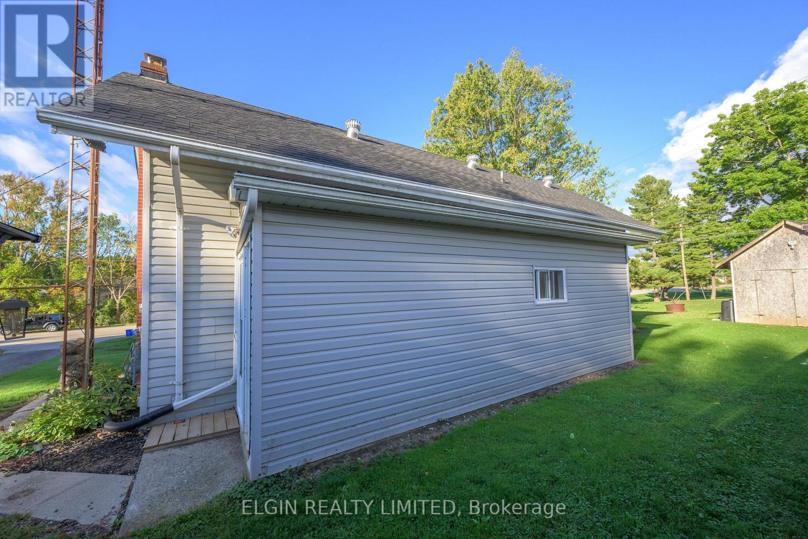 9704 Union Road, Southwold (Shedden), Ontario  N0L 2E0 - Photo 21 - X12456110