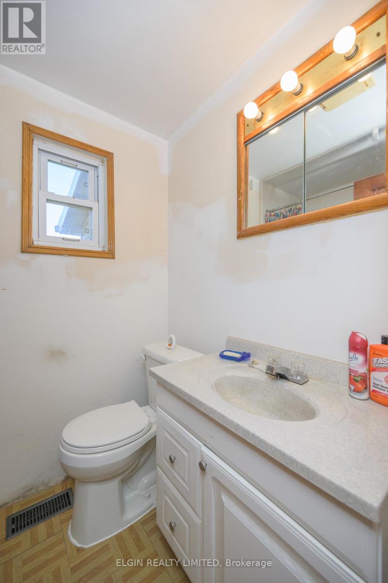 9704 Union Road, Southwold (Shedden), Ontario  N0L 2E0 - Photo 36 - X12456110