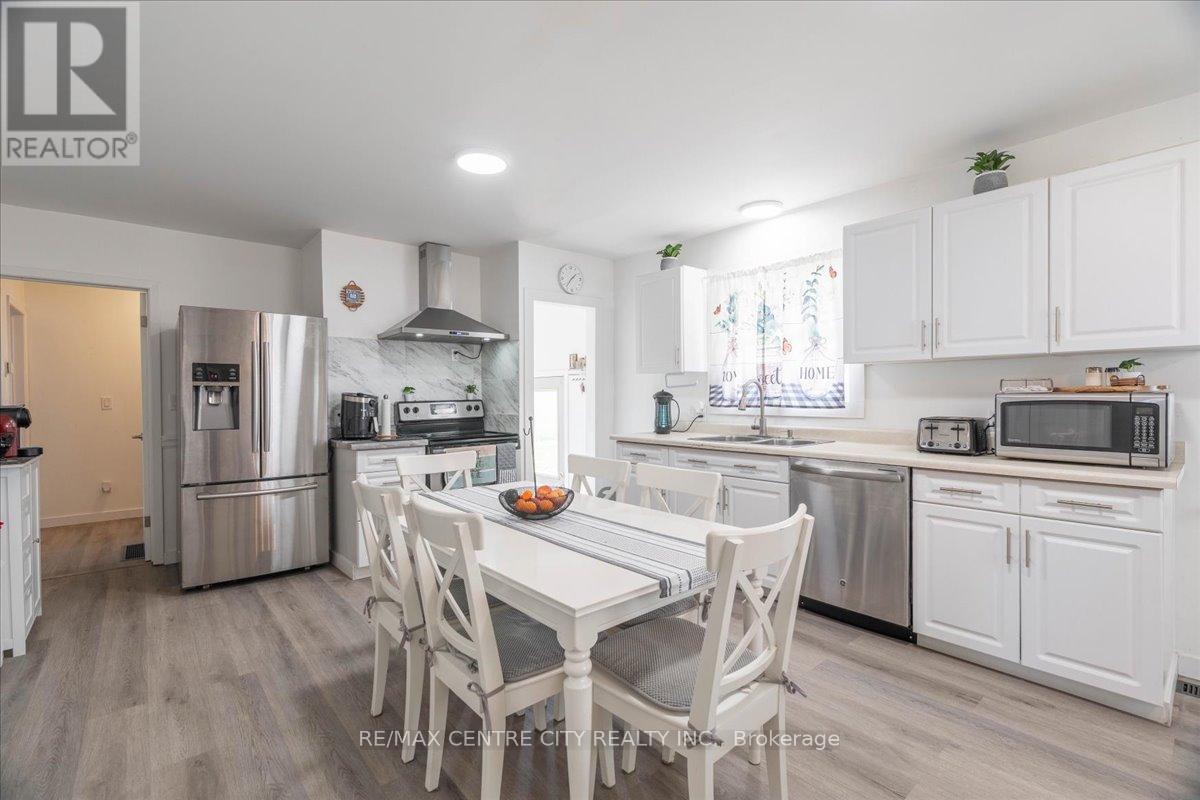 2875 Cuddy Drive, Adelaide Metcalfe, Ontario  N7G 3H6 - Photo 14 - X12456142