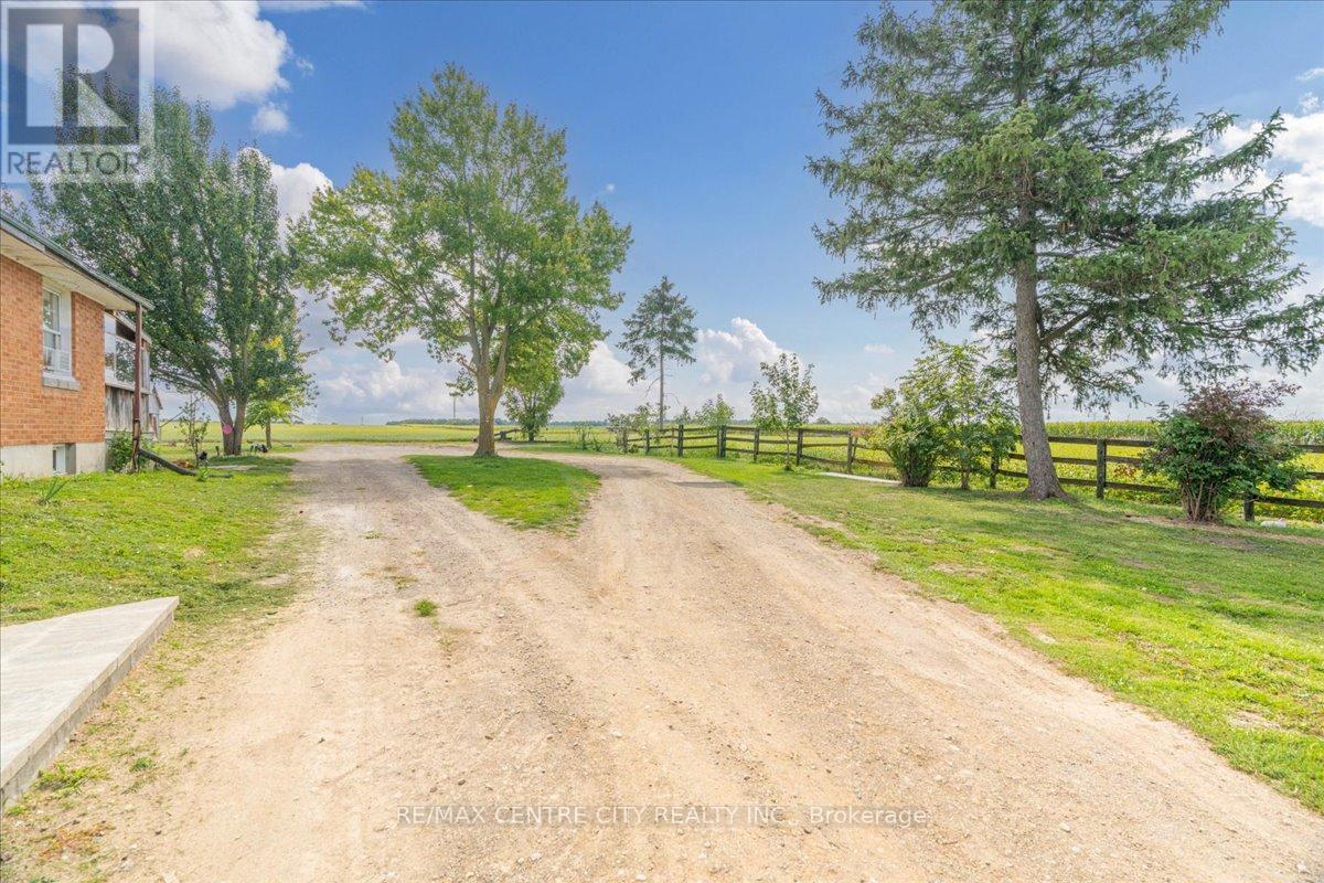 2875 Cuddy Drive, Adelaide Metcalfe, Ontario  N7G 3H6 - Photo 25 - X12456142