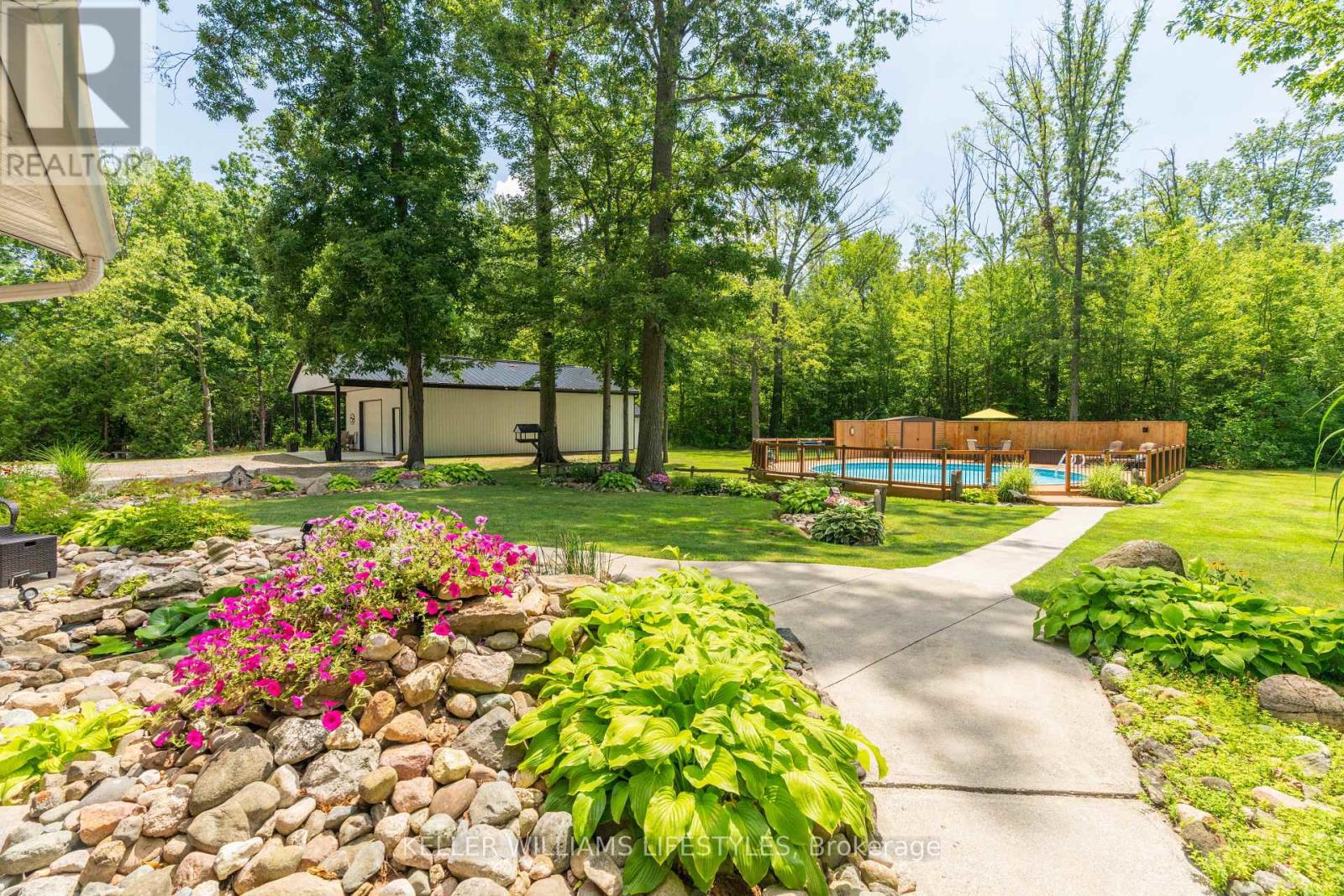 6545 Thomson Line, Lambton Shores, Ontario  N0N 1J2 - Photo 32 - X12456181