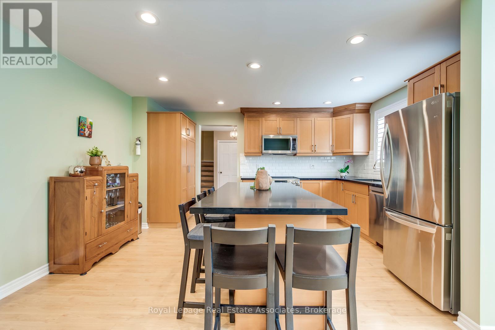 1192 Kos Boulevard, Mississauga, Ontario  L5J 4L7 - Photo 4 - W12402099