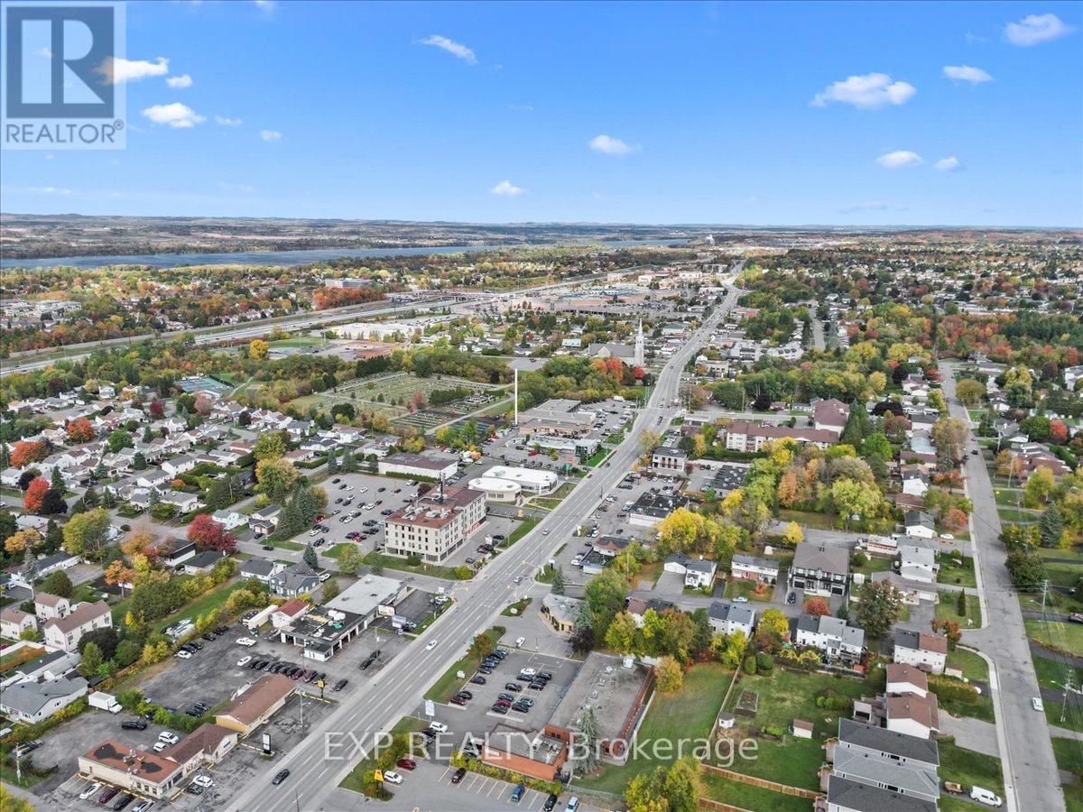 2 - 2530 St Joseph Boulevard, Ottawa, Ontario  K1C 1G1 - Photo 10 - X12456088