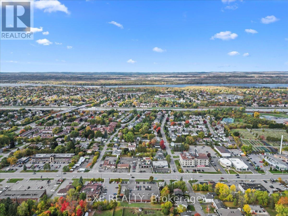 2 - 2530 St Joseph Boulevard, Ottawa, Ontario  K1C 1G1 - Photo 12 - X12456088