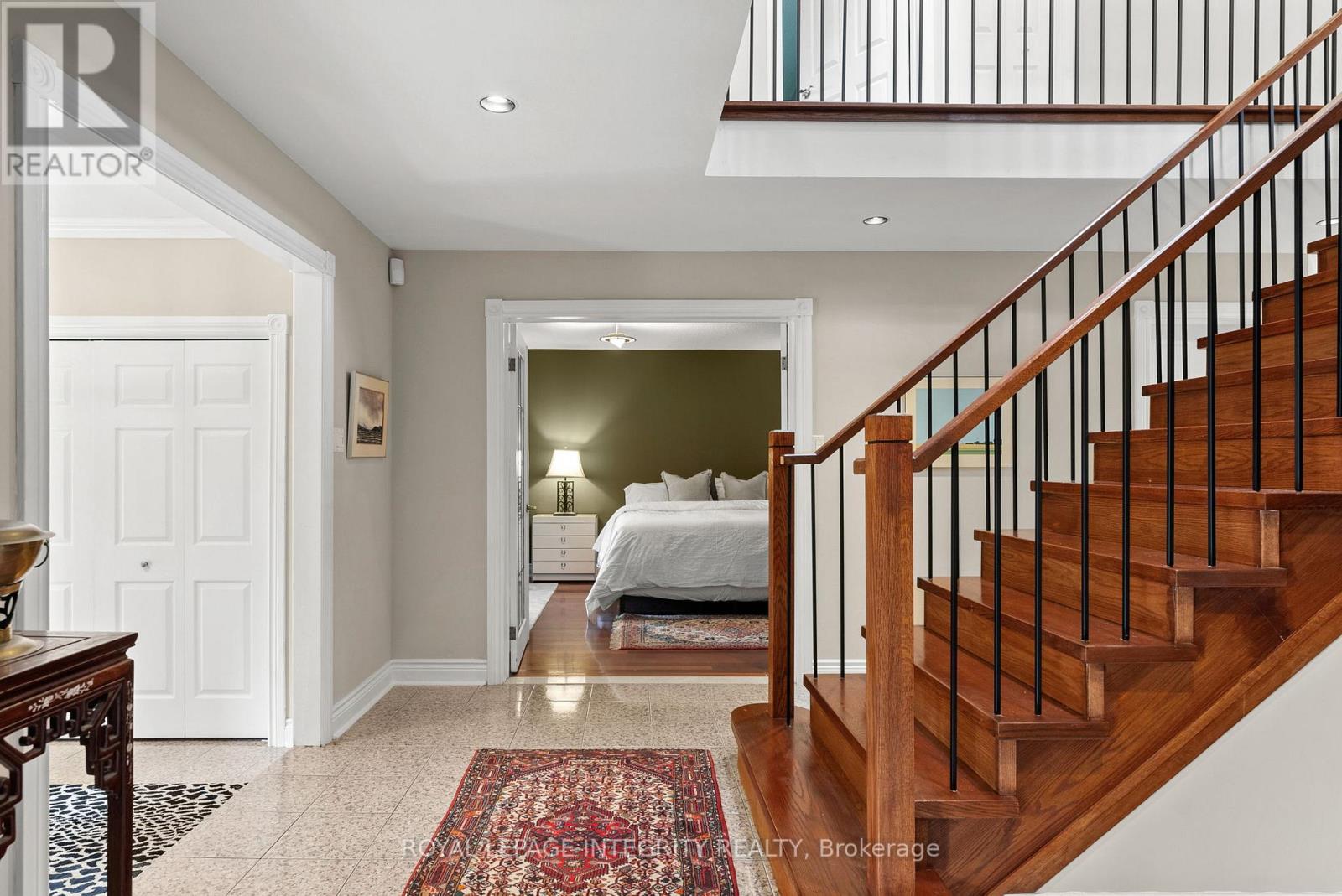6 Marchbrook Circle, Ottawa, Ontario  K2W 1A1 - Photo 7 - X12456164