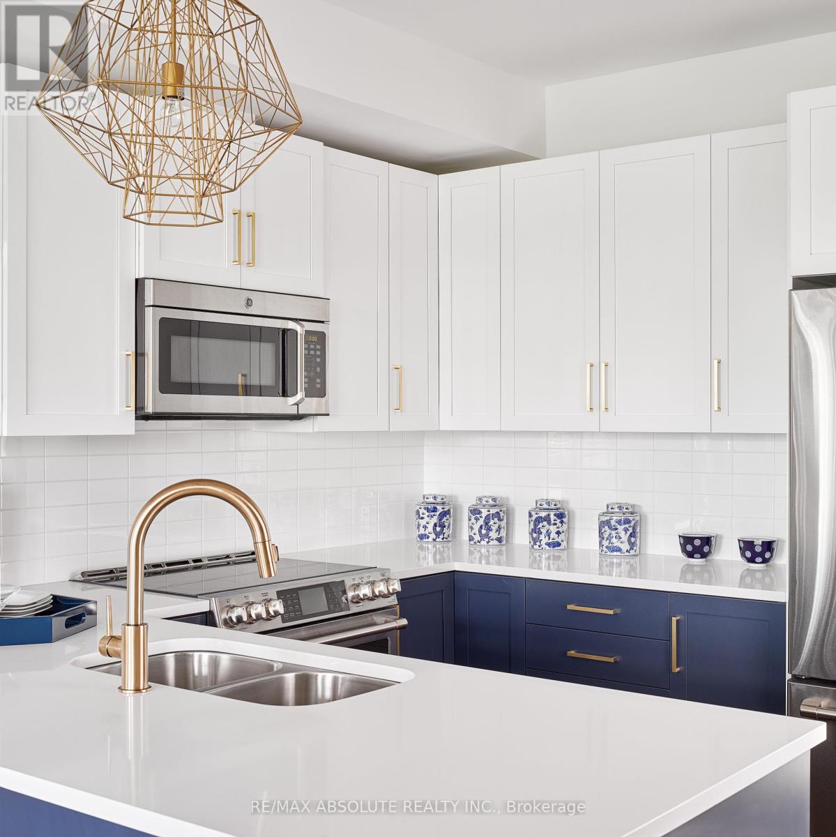 208 Seabert Drive, Arnprior, Ontario  K7S 0H9 - Photo 8 - X12456195