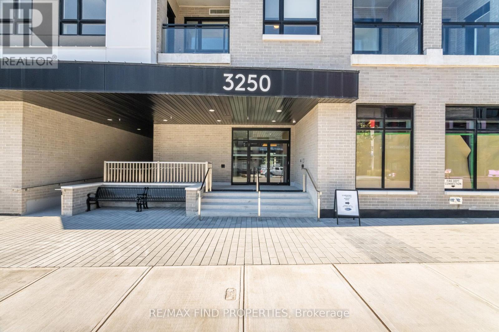 331 - 3250 Carding Mill Trail N, Oakville, Ontario  L6M 1L3 - Photo 2 - W12456000