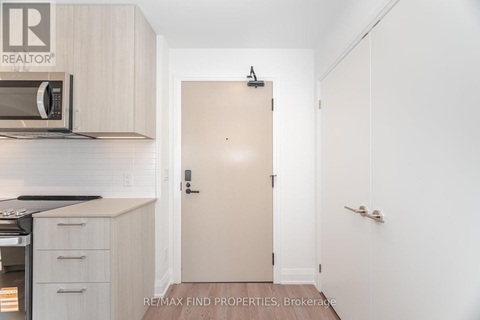 331 - 3250 Carding Mill Trail N, Oakville, Ontario  L6M 1L3 - Photo 5 - W12456000