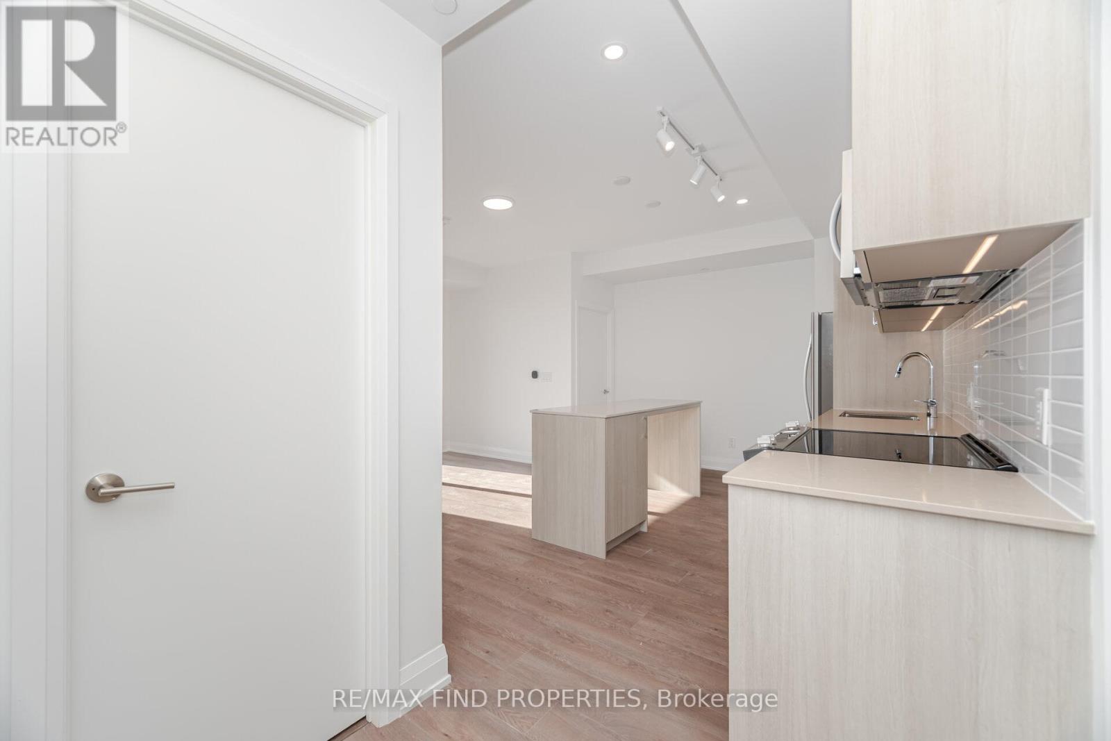 331 - 3250 Carding Mill Trail N, Oakville, Ontario  L6M 1L3 - Photo 6 - W12456000