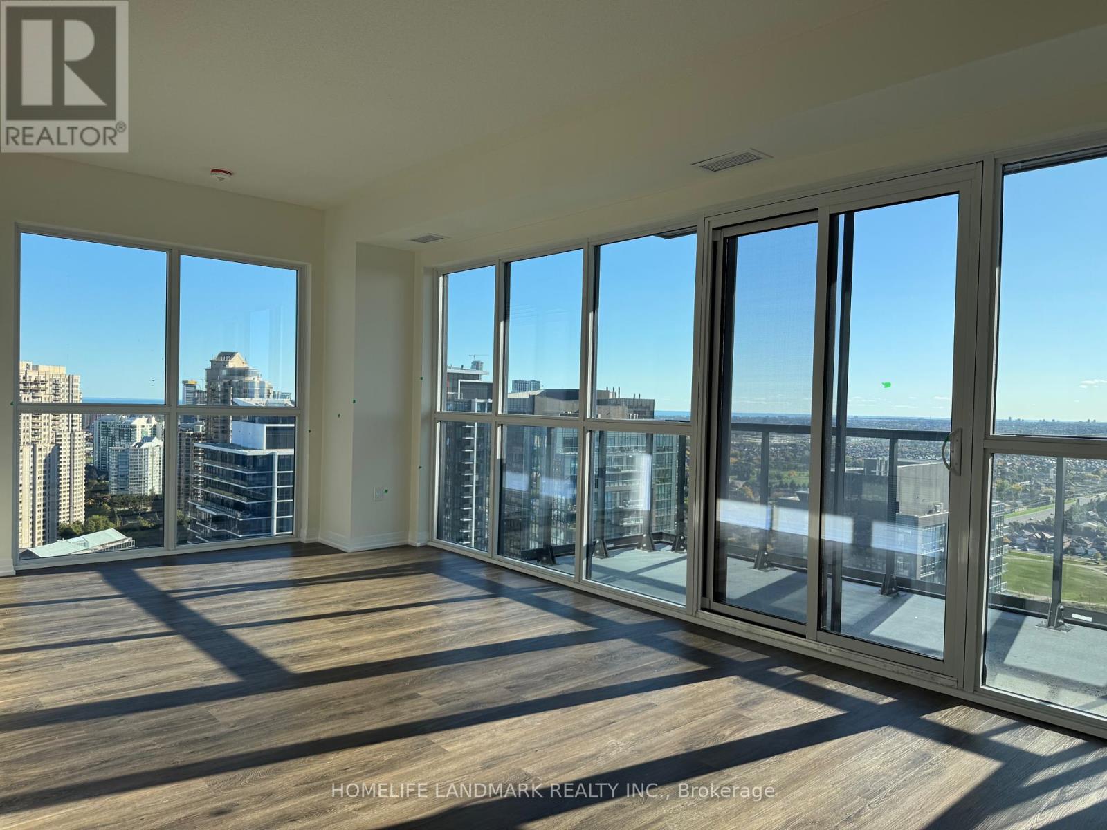 2704 - 15 Watergarden Drive, Mississauga, Ontario  L5R 1B2 - Photo 10 - W12456001