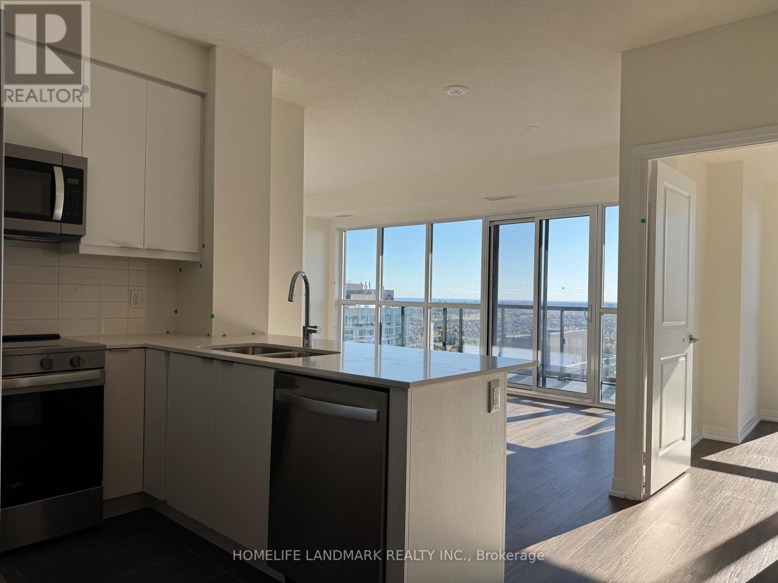 2704 - 15 Watergarden Drive, Mississauga, Ontario  L5R 1B2 - Photo 9 - W12456001