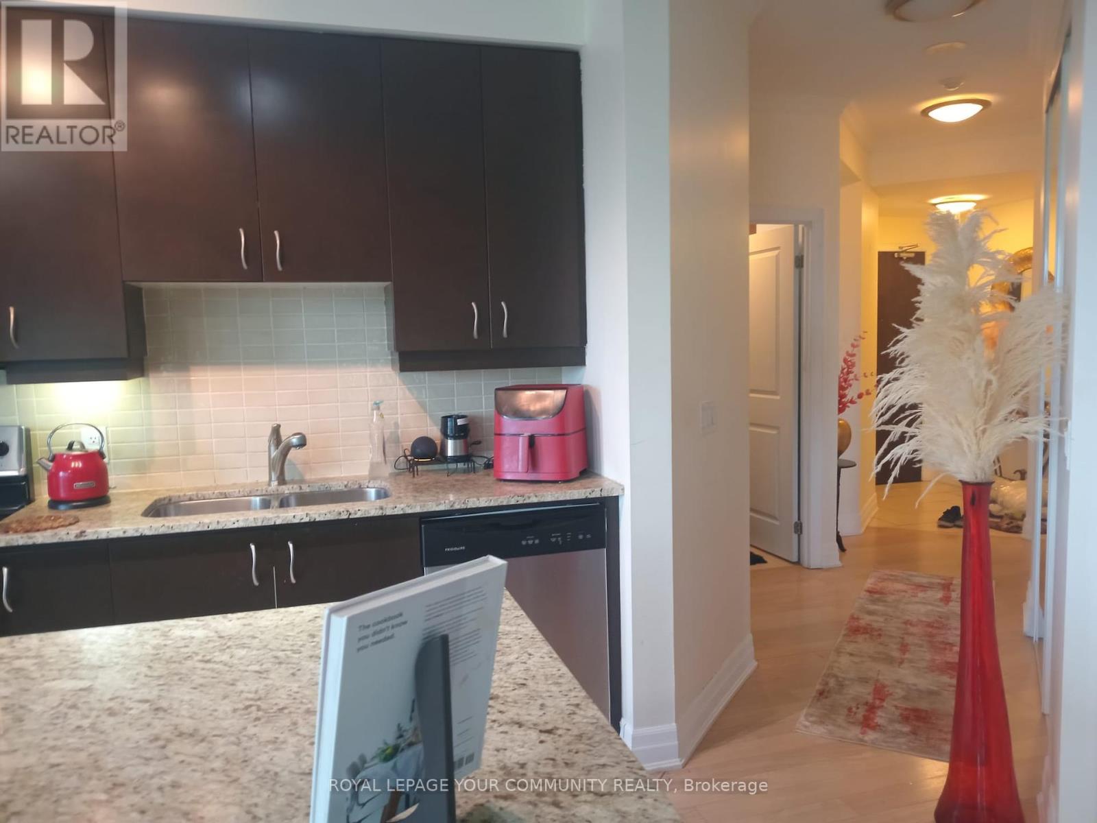 608 - 100 John Street, Brampton, Ontario  L6W 0A8 - Photo 13 - W12456012