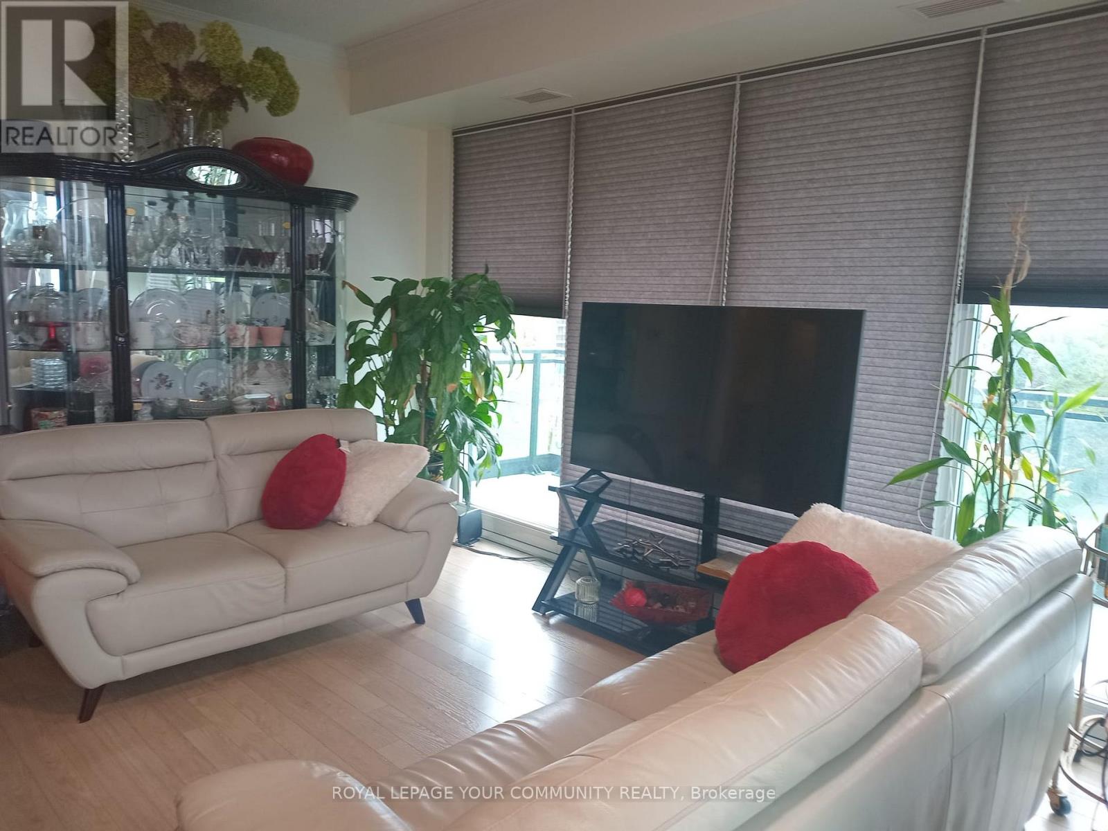 608 - 100 John Street, Brampton, Ontario  L6W 0A8 - Photo 15 - W12456012