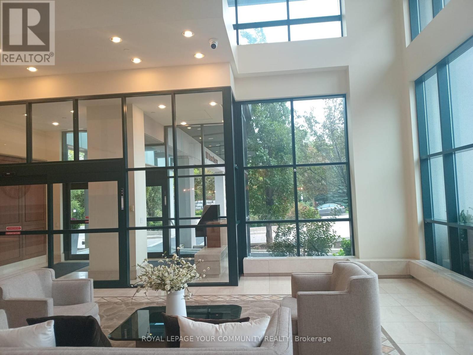 608 - 100 John Street, Brampton, Ontario  L6W 0A8 - Photo 3 - W12456012