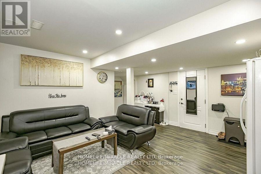20 Culture Crescent, Brampton, Ontario  L6X 4V4 - Photo 34 - W12456014