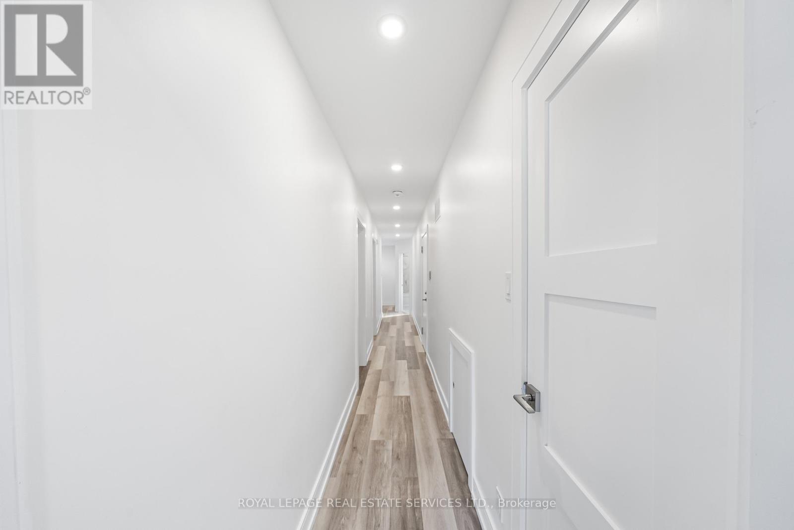 2 - 50 Arcadian Circle, Toronto, Ontario  M8W 2Y9 - Photo 10 - W12456045