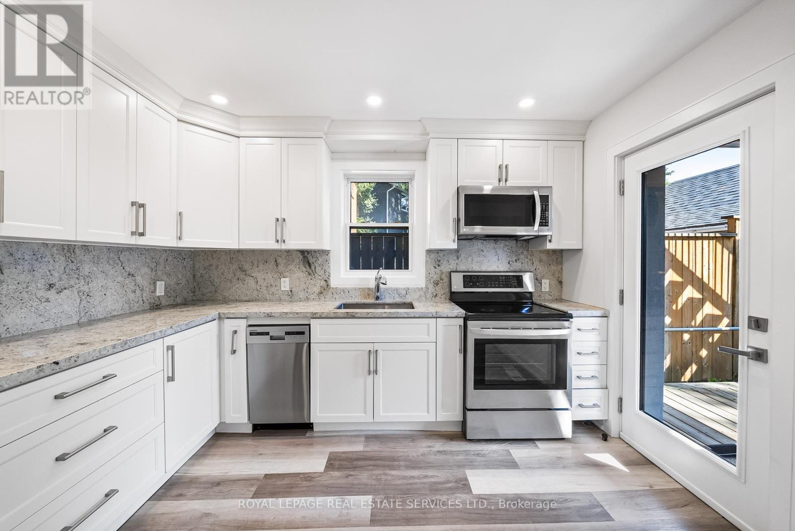 2 - 50 Arcadian Circle, Toronto, Ontario  M8W 2Y9 - Photo 2 - W12456045