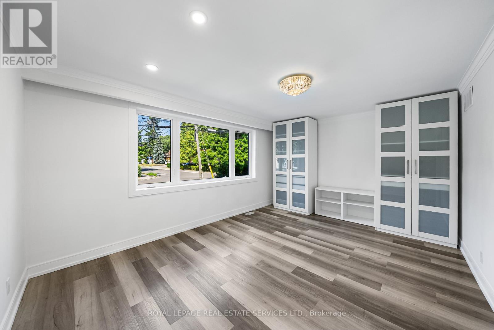 2 - 50 Arcadian Circle, Toronto, Ontario  M8W 2Y9 - Photo 6 - W12456045